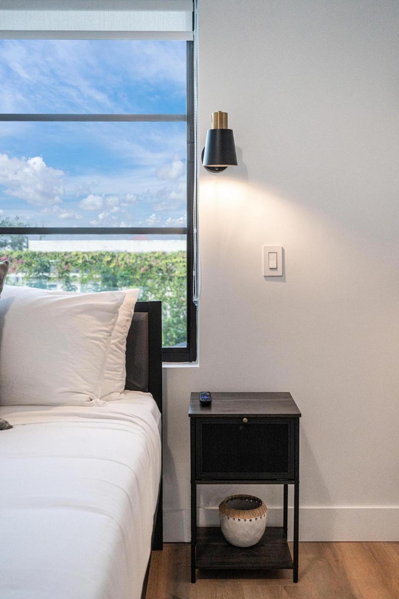 Lux Retreat By Renzzi Apartment Miami Exterior photo
